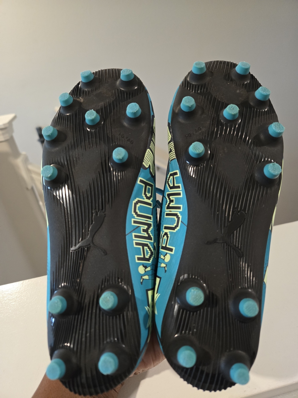 Kids Blue Soccer Cleats with Graphic Print Size 2 - Picture 2 of 4